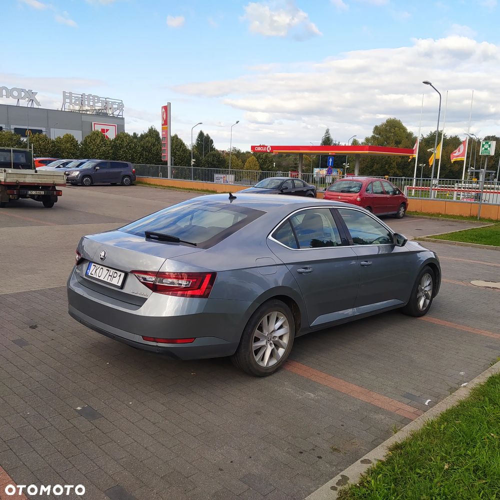 Skoda Superb 2.0 TDI Ambition DSG - 3