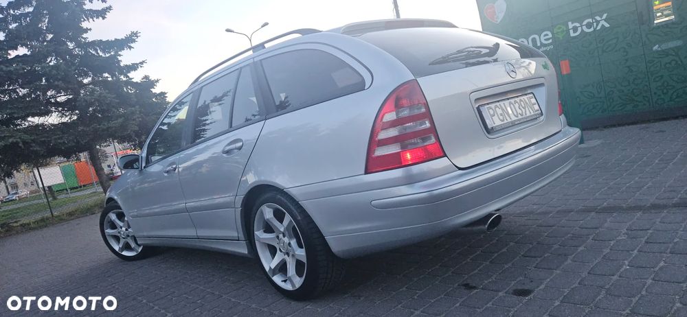 Mercedes-Benz Klasa C 180 Kompressor Automatik Avantgarde Sport Edition - 13