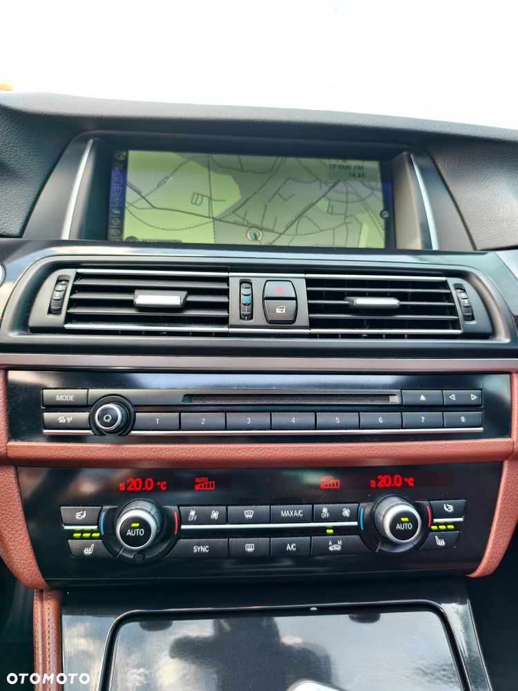 BMW Seria 5 525d Sport-Aut Luxury Line - 24