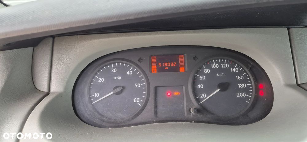 Renault Trafic - 8