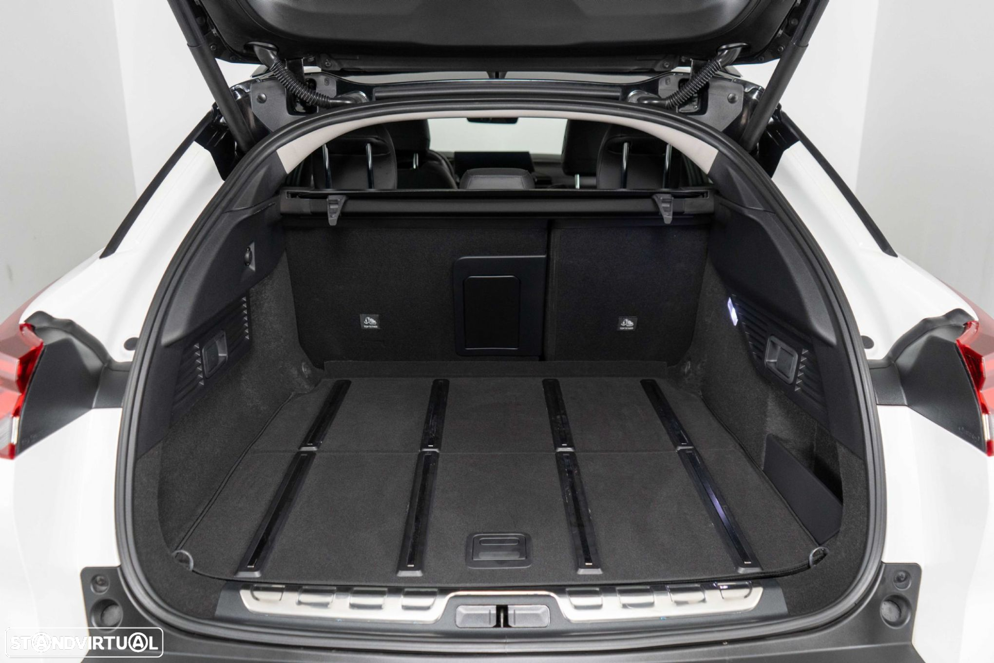Citroën C5 X 1.6 Hybrid Shine Pack e-EAT8 - 11
