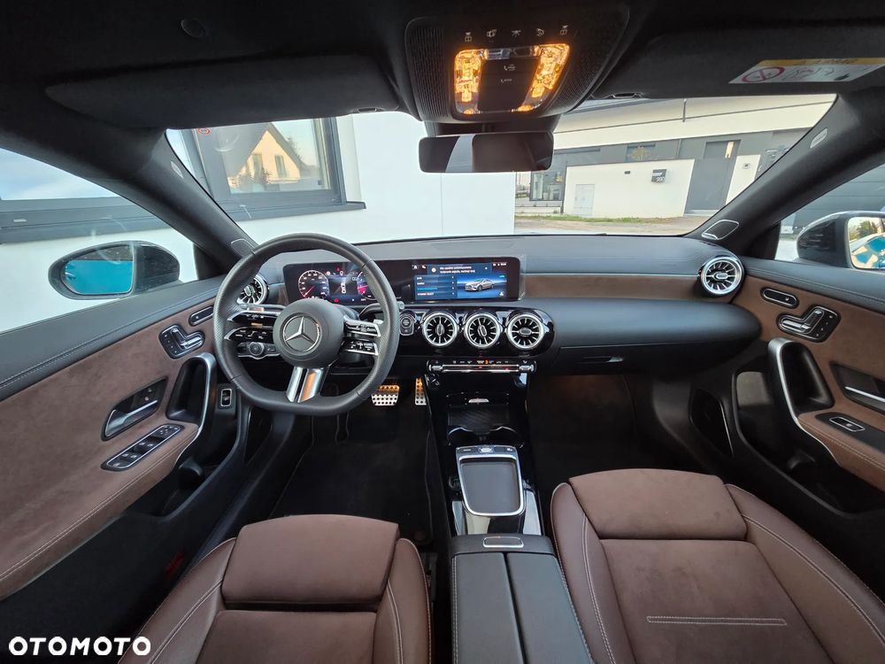Mercedes-Benz CLA 220 mHEV 4-Matic AMG Line 8G-DCT - 16