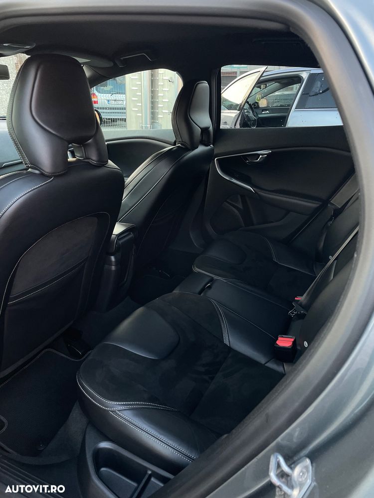 Volvo V40 D4 VEA R-Design - 17