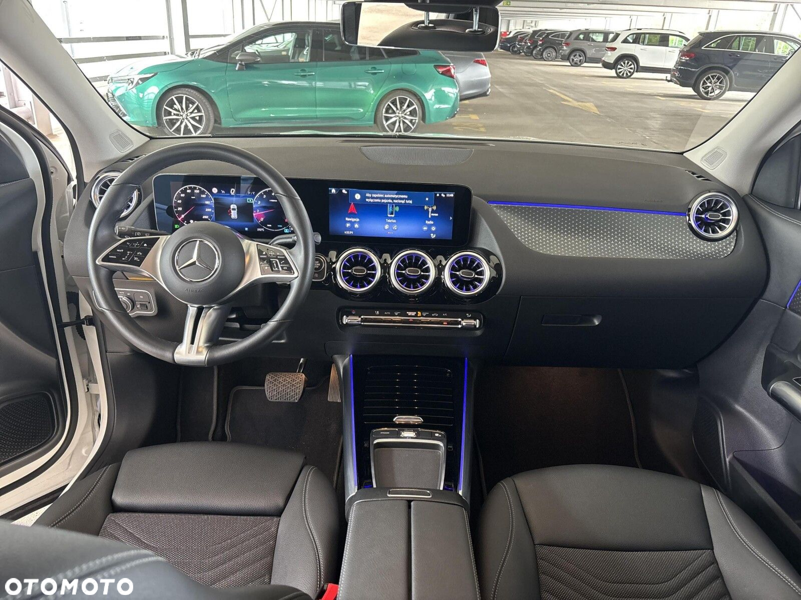Mercedes-Benz GLA - 13