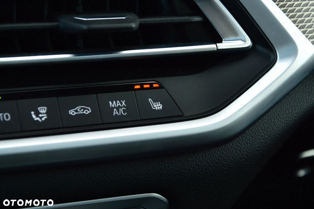 BMW X5 xDrive45e - 32
