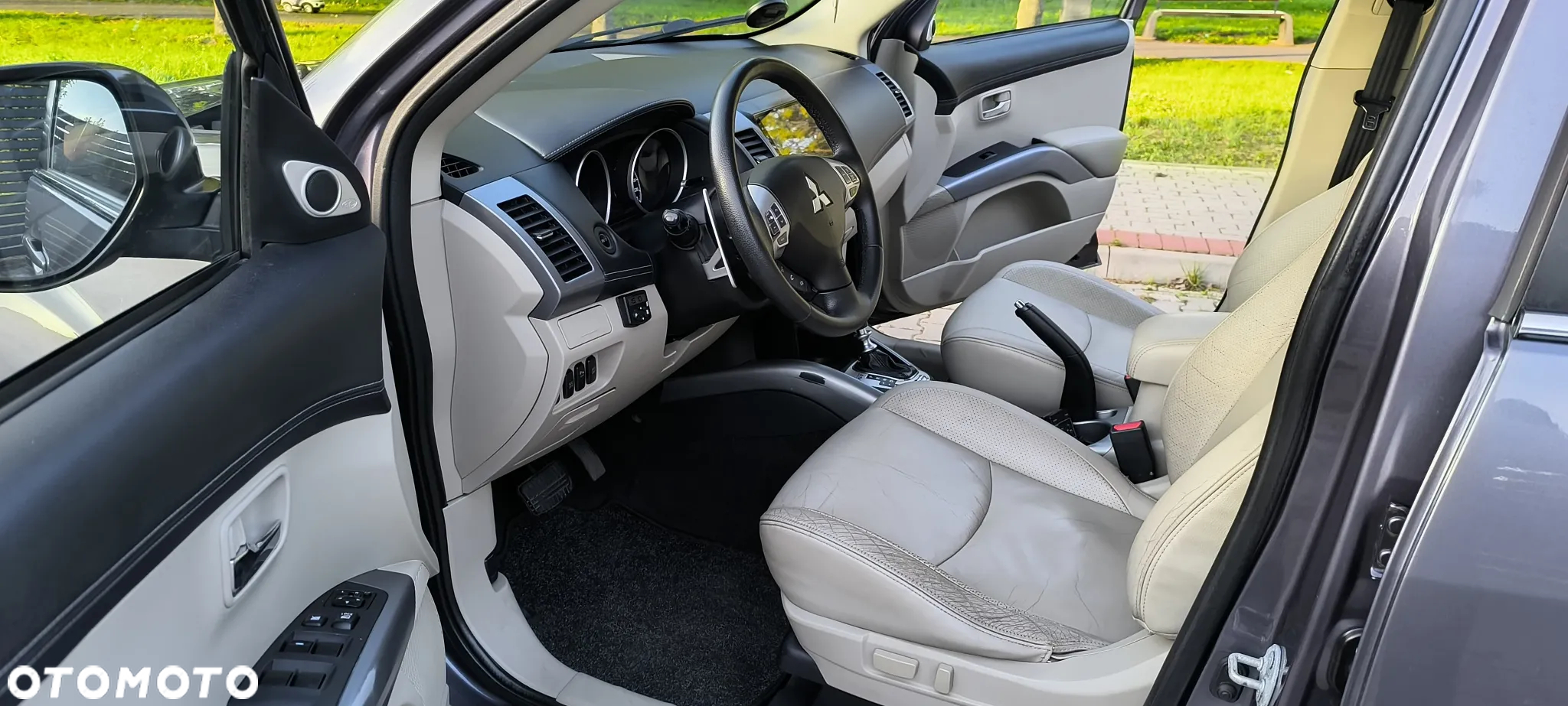 Mitsubishi Outlander 2.2 DI-D 4WD TC-SST Invite - 5