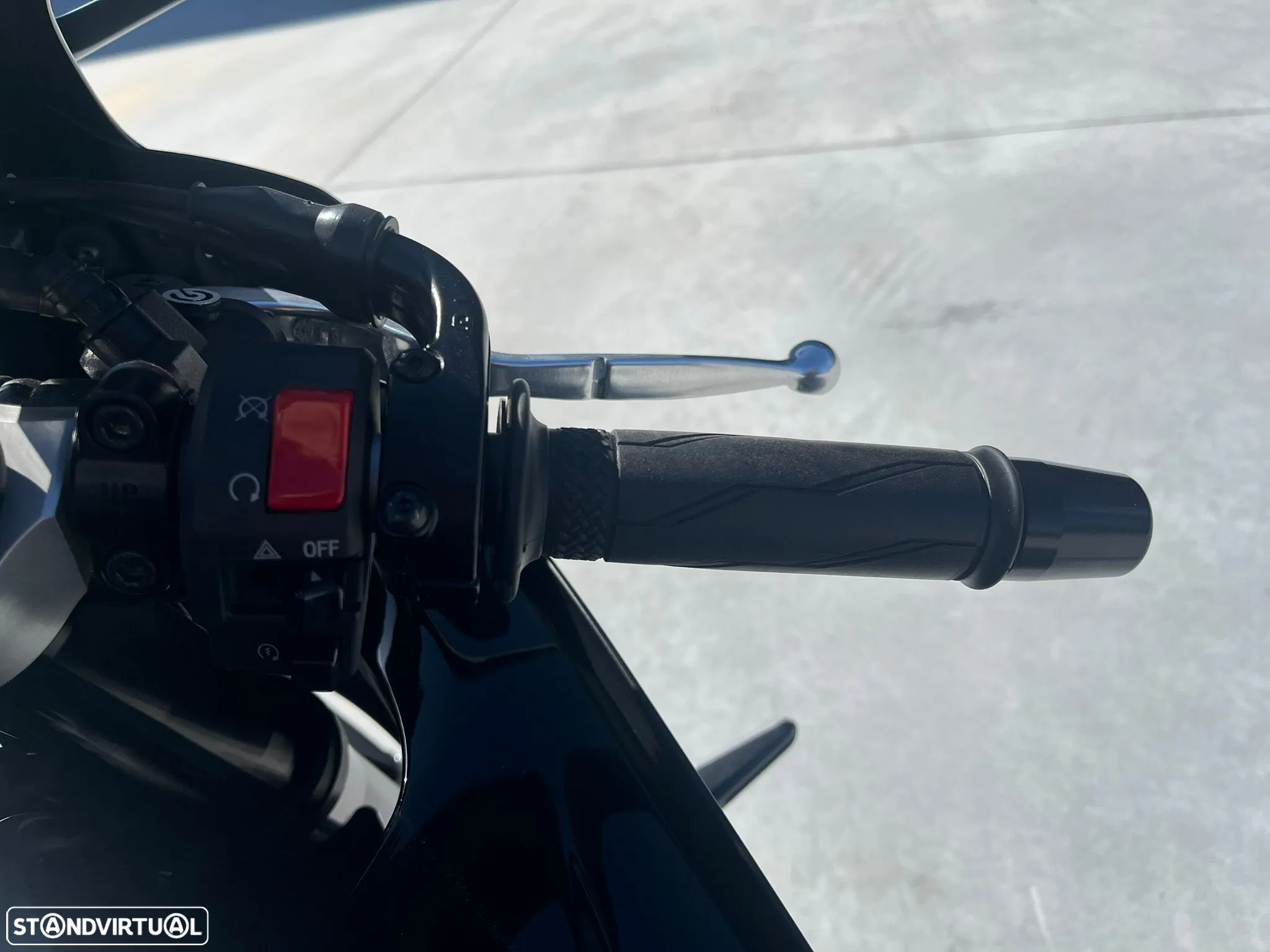Yamaha R 7 (MIDNIGHT BLACK) - 12