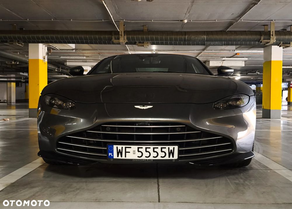 Aston Martin Vantage - 12