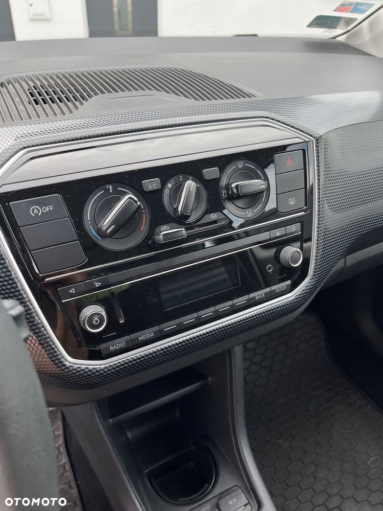 Volkswagen up! 1.0 move - 14