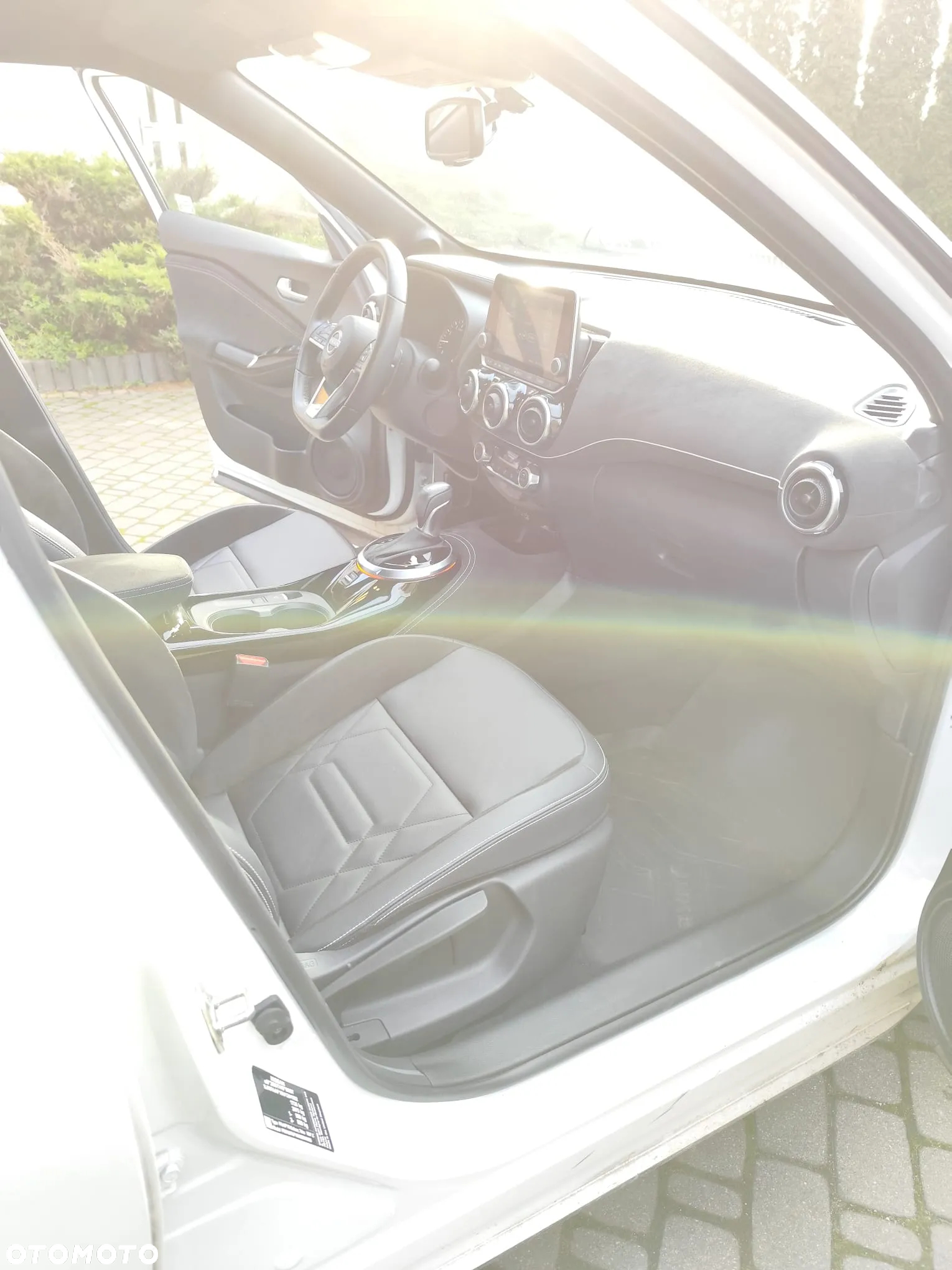 Nissan Juke 1.0 DIG-T N-Design DCT - 16