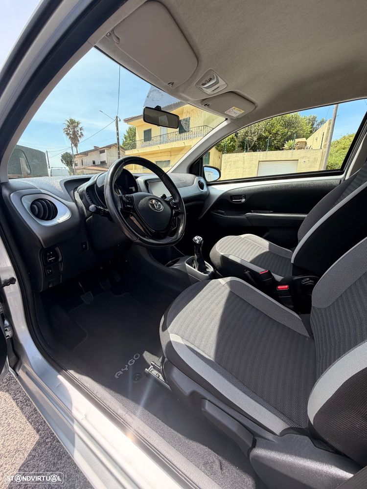 Toyota Aygo 1.0 X-Play Plus+X-Touch+TSS - 14