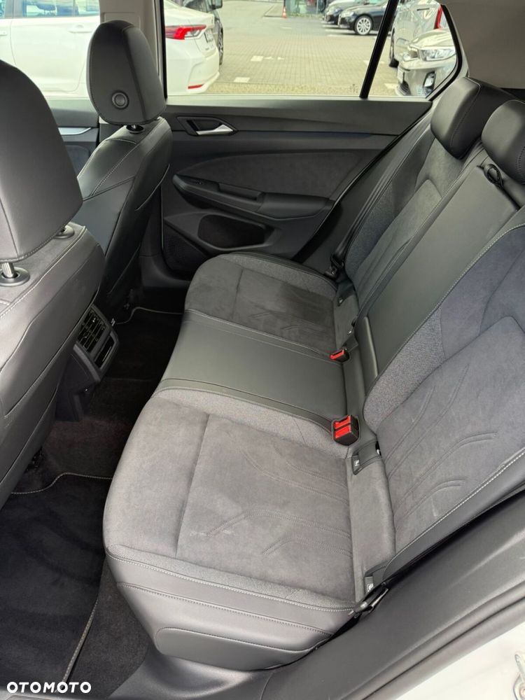 Volkswagen Golf 1.5 TSI EHybrid PHEV 150kW Style DSG - 30
