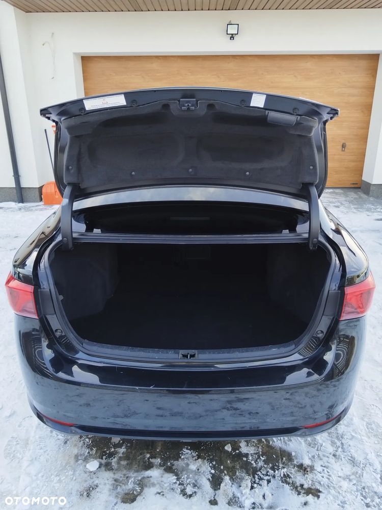 Toyota Avensis 1.8 Premium MS - 13