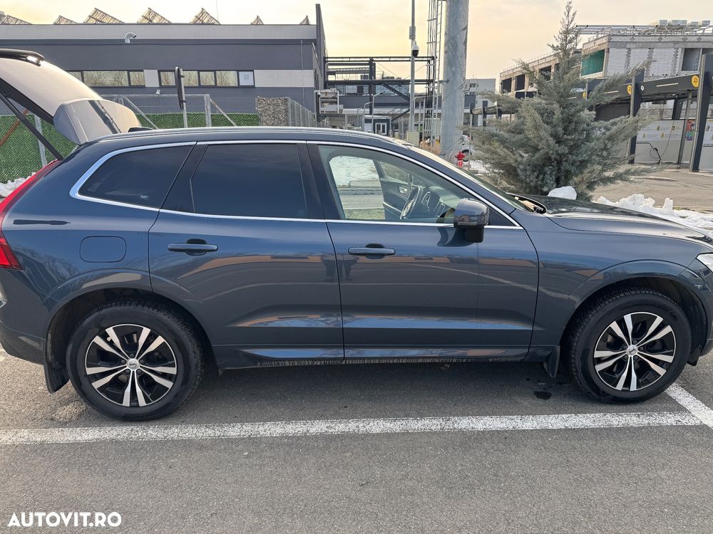 Volvo XC 60 B4 MHEV AWD Momentum Pro - 12