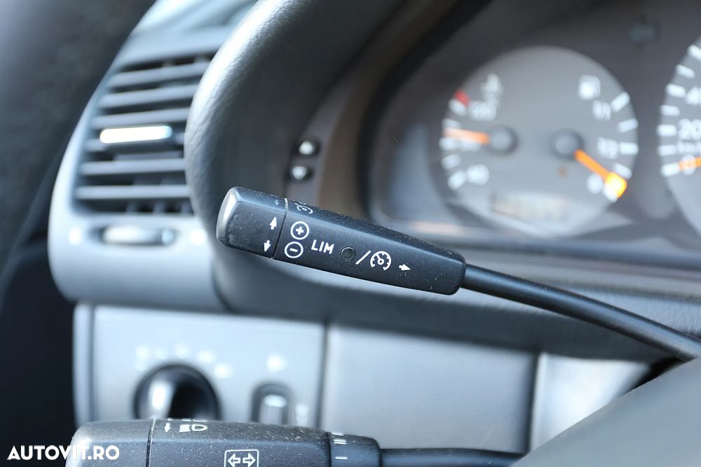 Mercedes-Benz CLK ver-cabrio-200-kompressor-automatik-avantgarde - 16