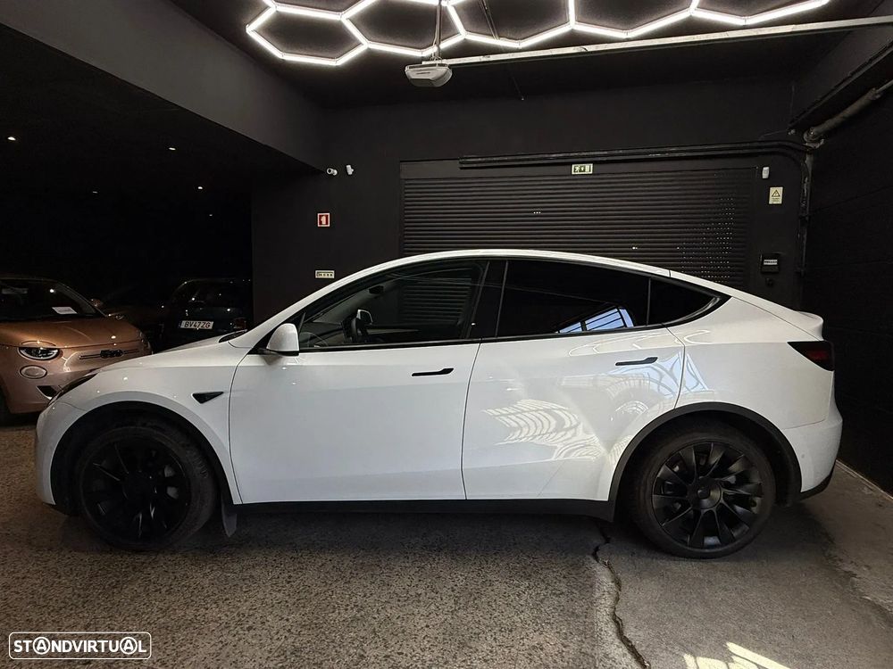 Tesla Model Y Long Range Dual Motor AWD - 3