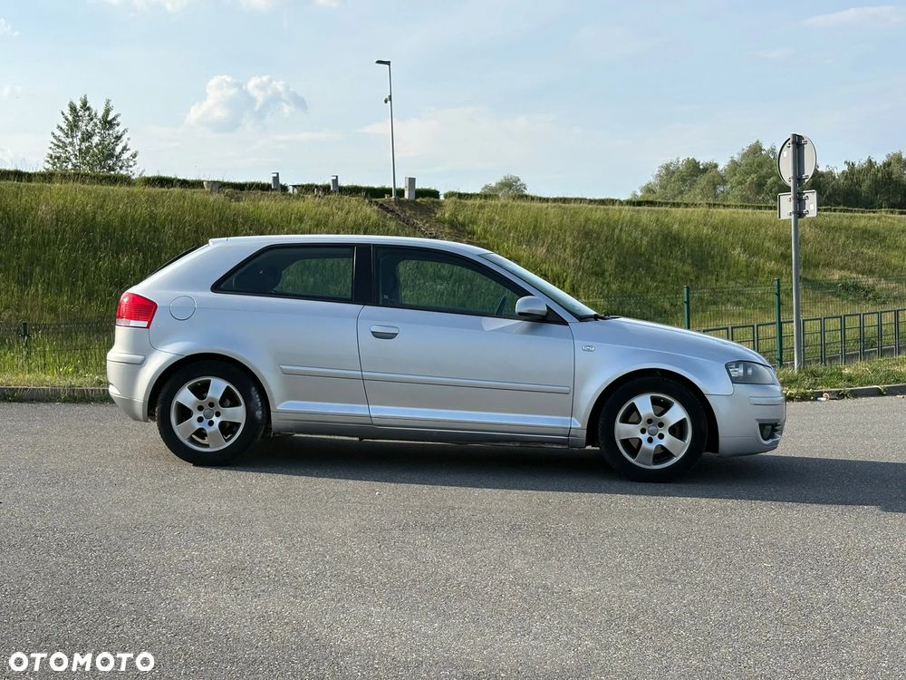 Audi A3 3-drzwiowe 1.6 Ambition - 4
