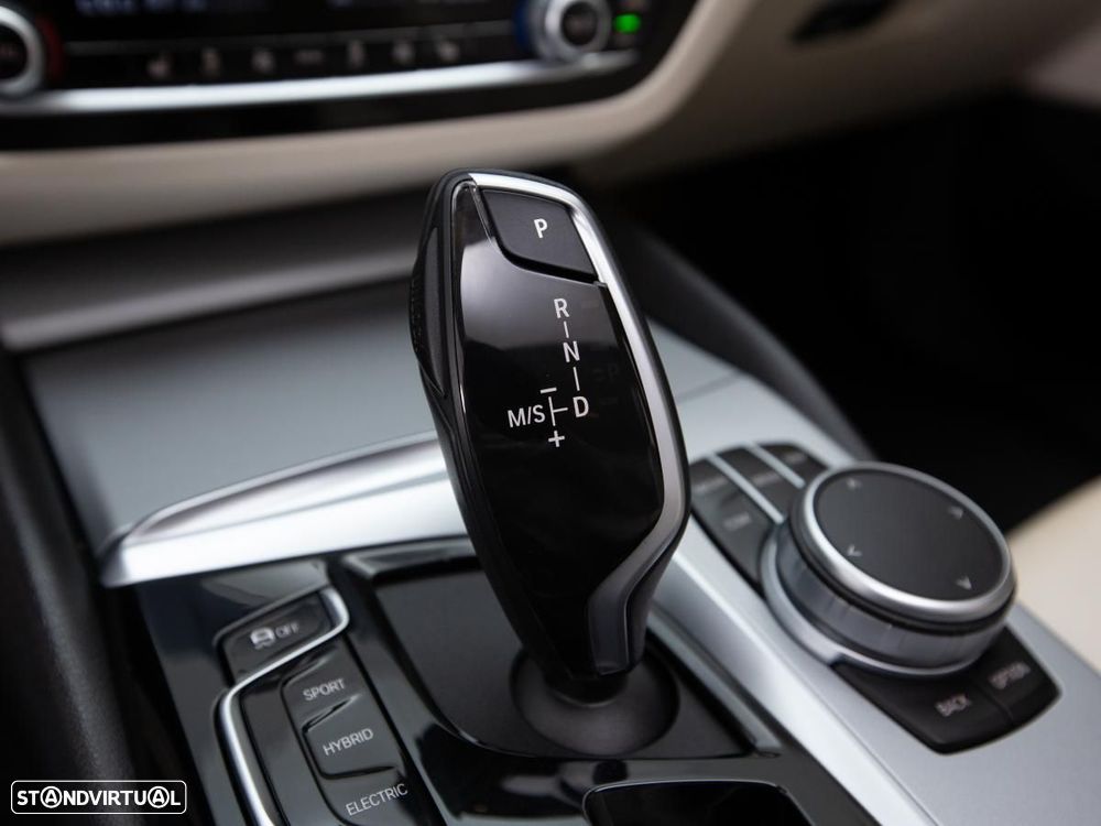 BMW 520 e - 24
