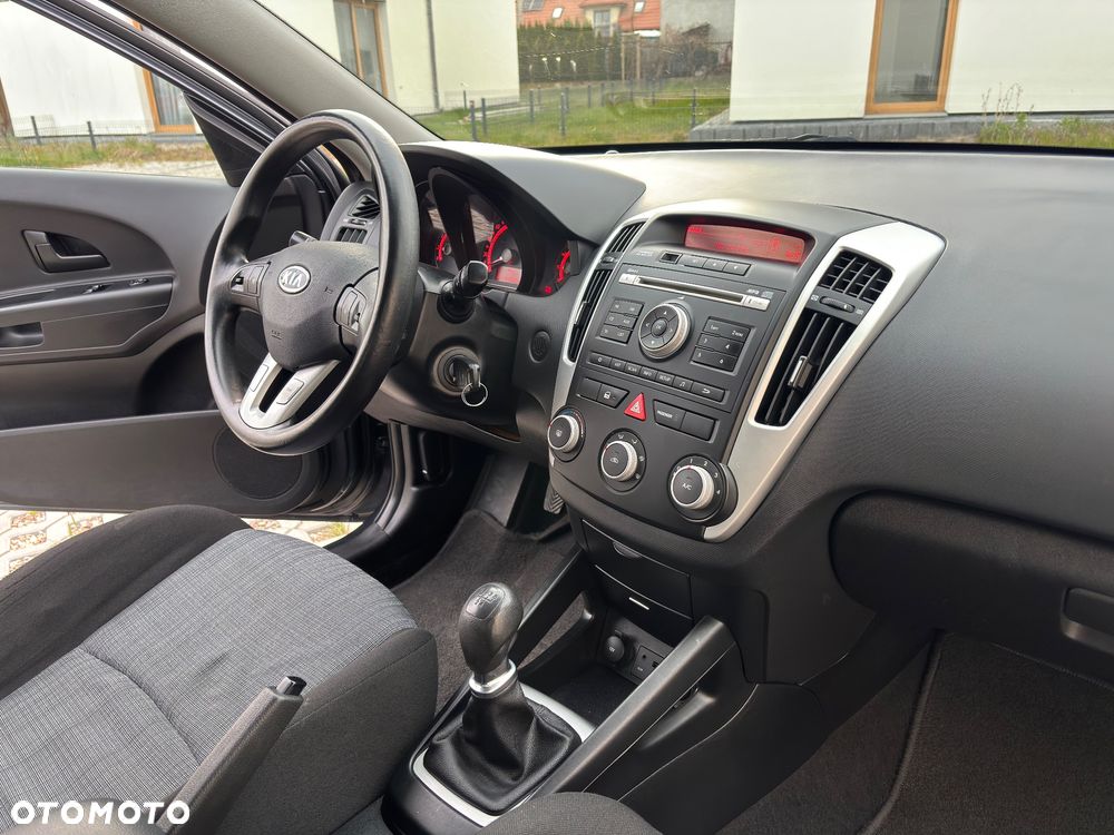 Kia Ceed 1.4 CVVT Spirit - 36