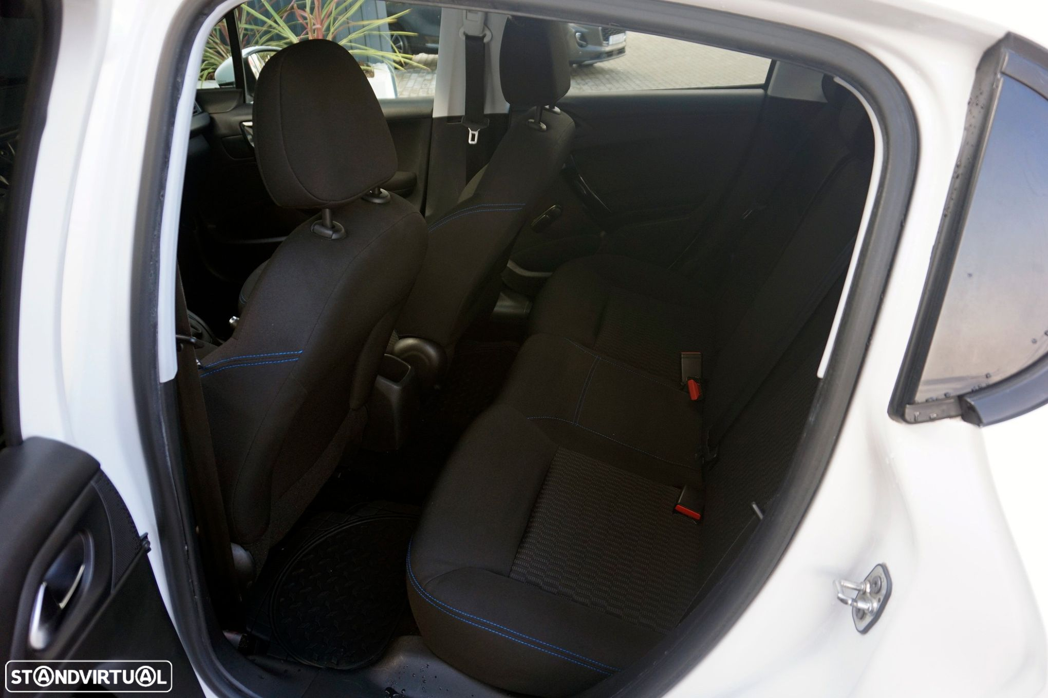 Peugeot 208 1.5 BlueHDi Signature - 6