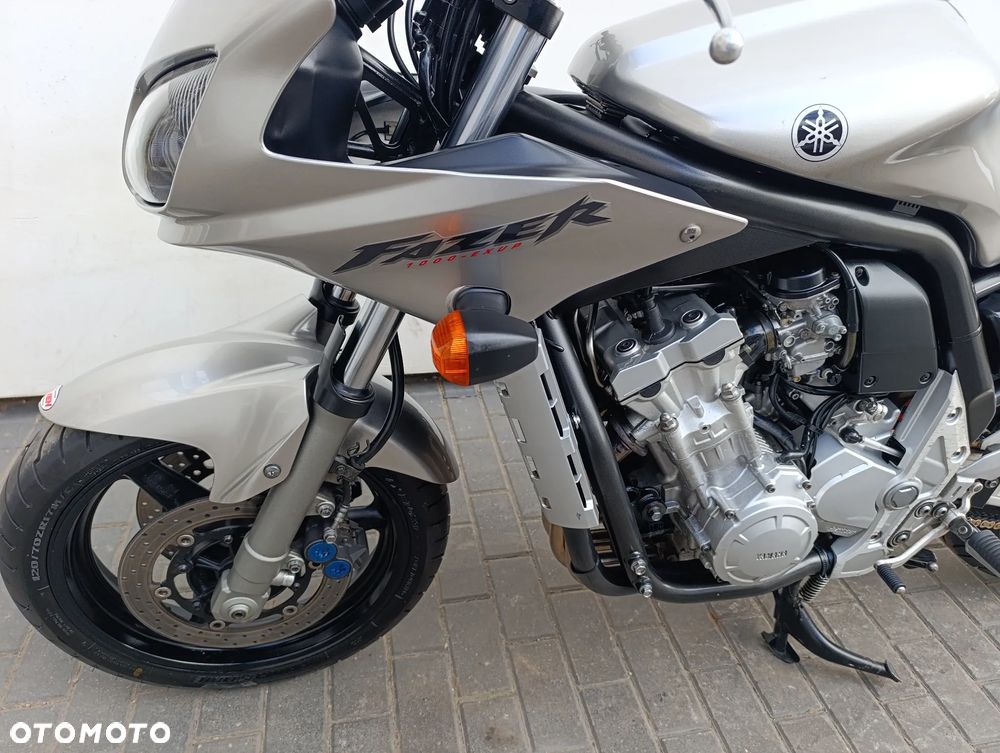 Yamaha FZS - 12