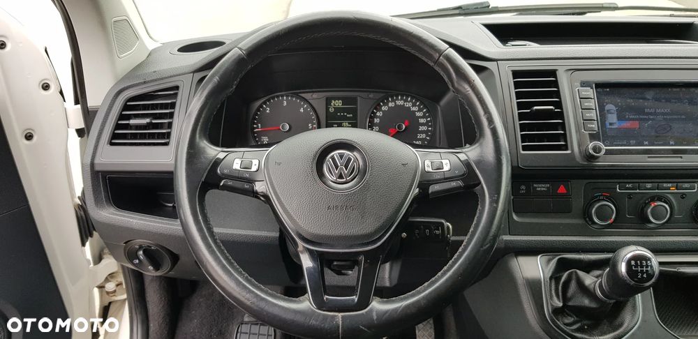 Volkswagen Multivan - 31