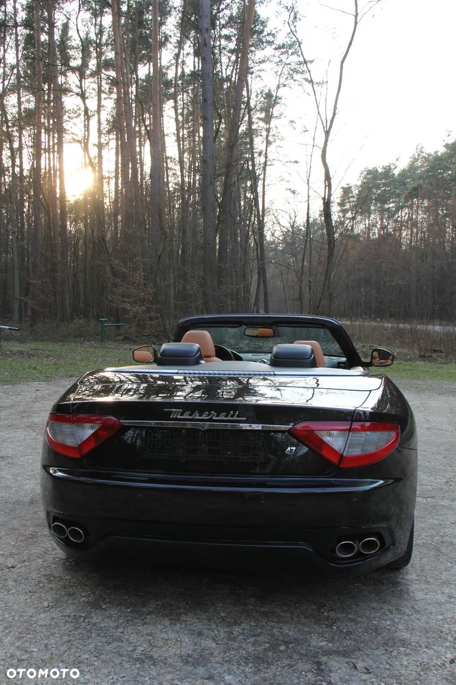 Maserati GranCabrio - 11