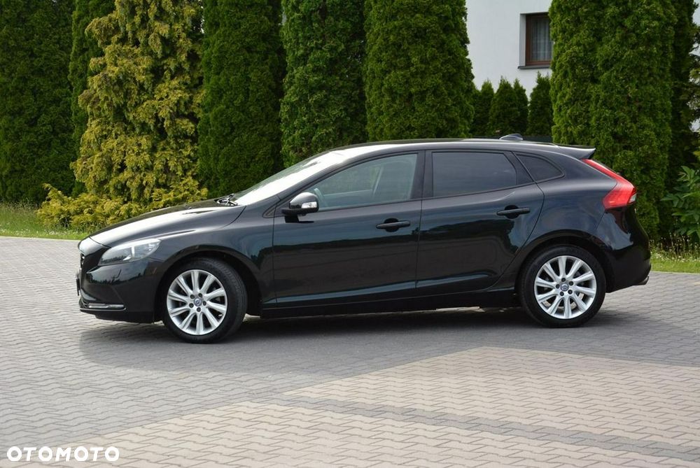Volvo V40 T4 R-Design Momentum - 4