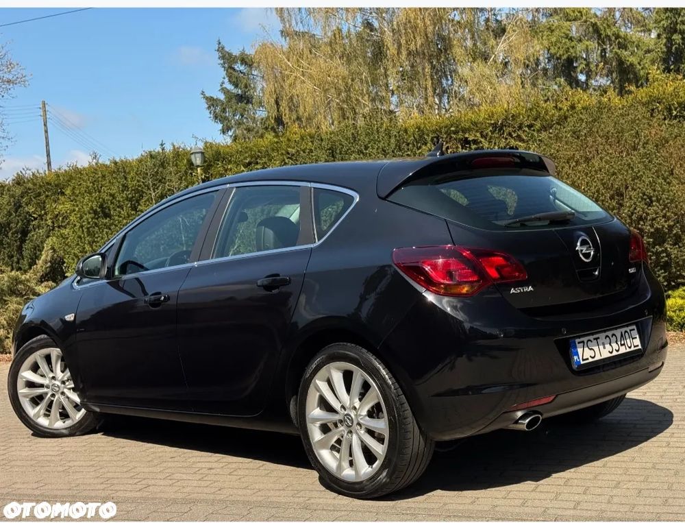 Opel Astra 2.0 CDTI Cosmo - 8
