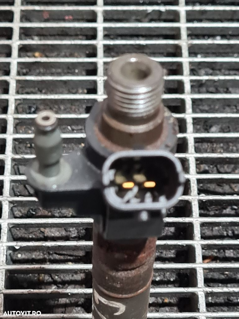 Injector Volvo XC60 2.4 D 2008 - 2013 205CP D5244T10 (893) 0445116016 - 3