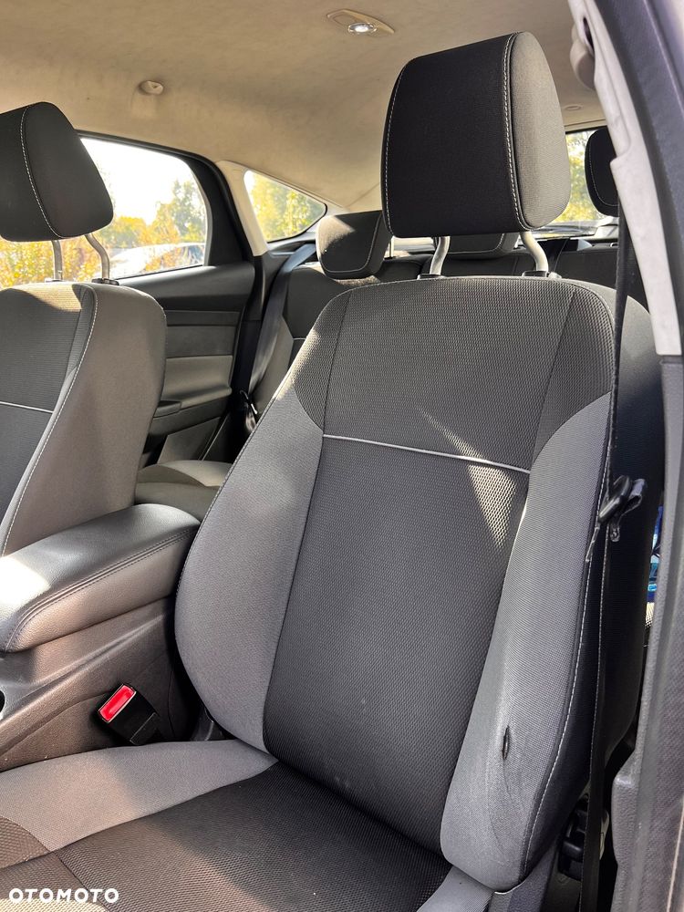 Ford Focus 1.6 Ambiente - 24