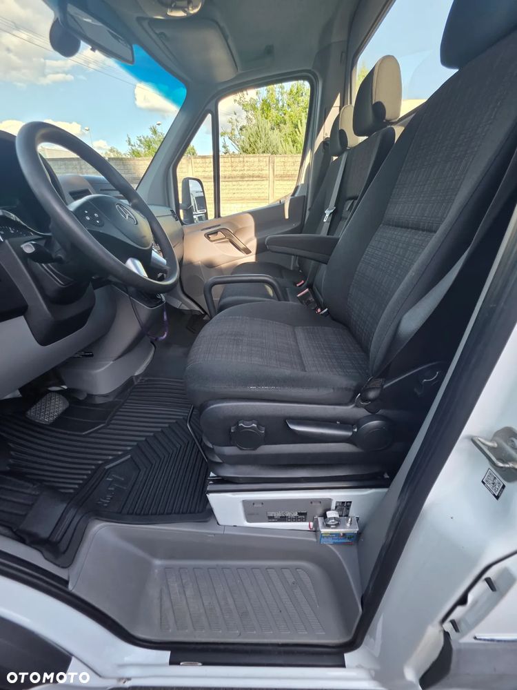 Mercedes-Benz Sprinter - 30