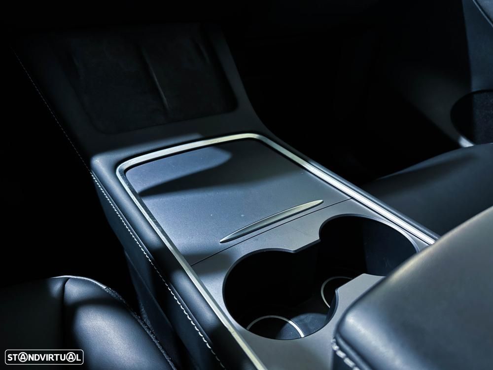 Tesla Model Y Long Range Dual Motor AWD - 49