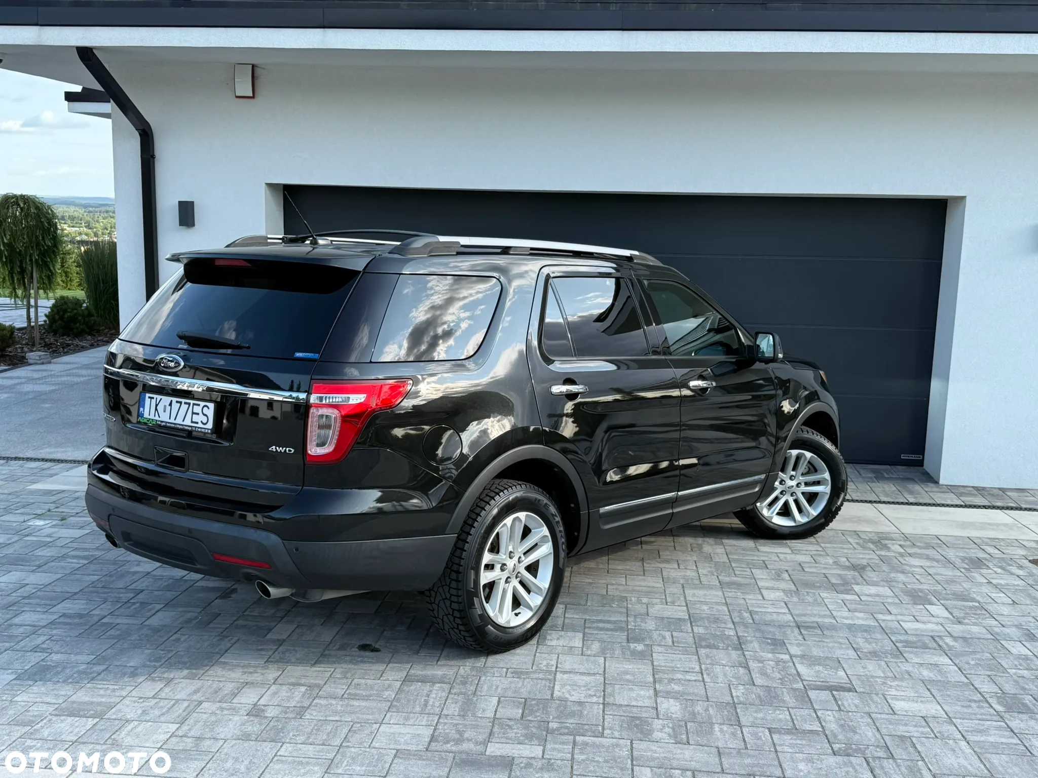 Ford Explorer - 26