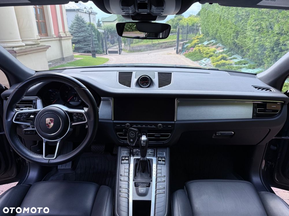 Porsche Macan Standard - 24