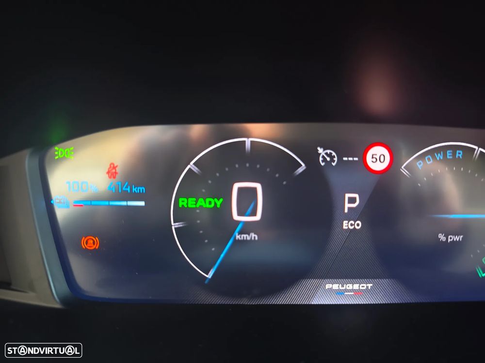 Peugeot e-208 Allure - 24