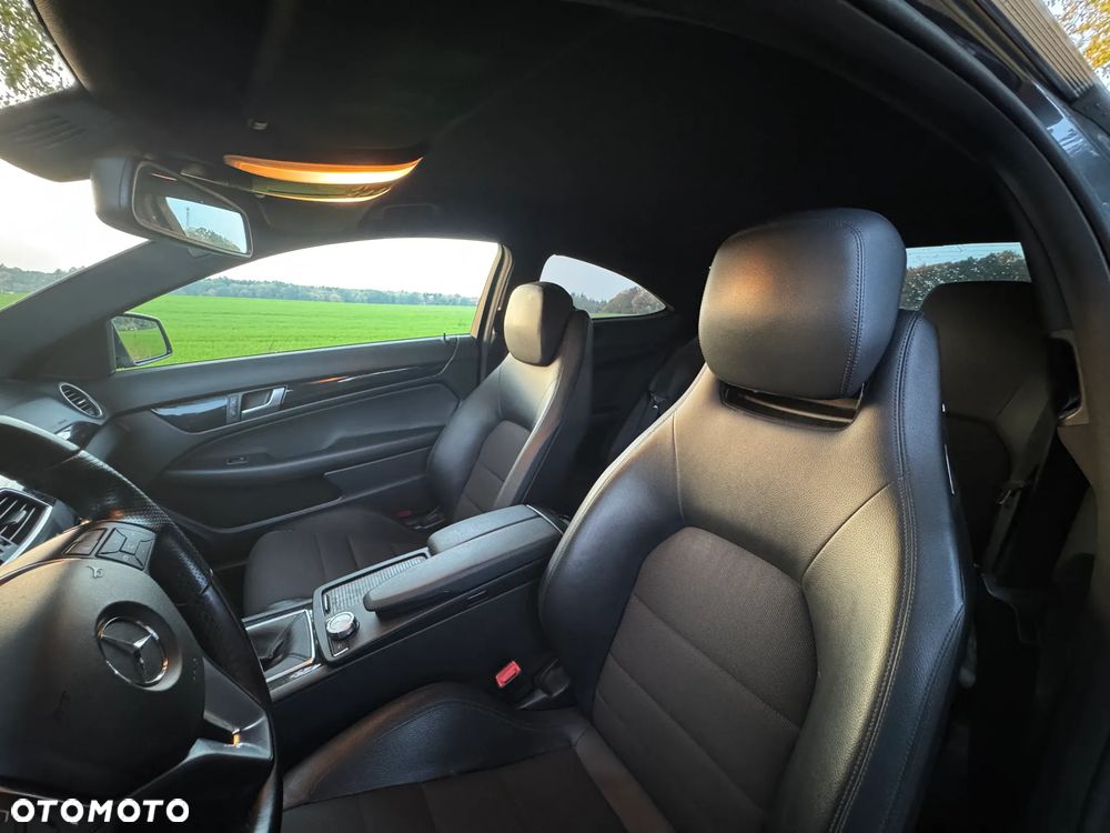 Mercedes-Benz Klasa C 180 BlueEFFICIENCY - 33