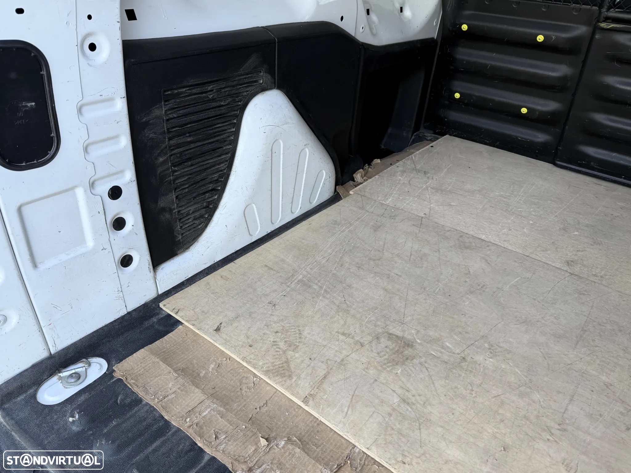 Citroën Berlingo 1.6 BlueHDi 100 Longa - 15