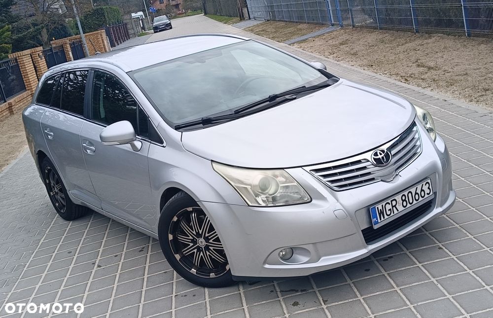 Toyota Avensis - 2