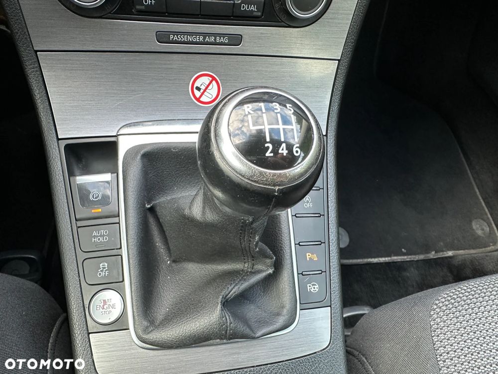 Volkswagen Passat 2.0 Blue TDI SCR Comfortline - 28