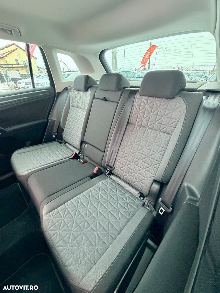 Volkswagen Tiguan - 10