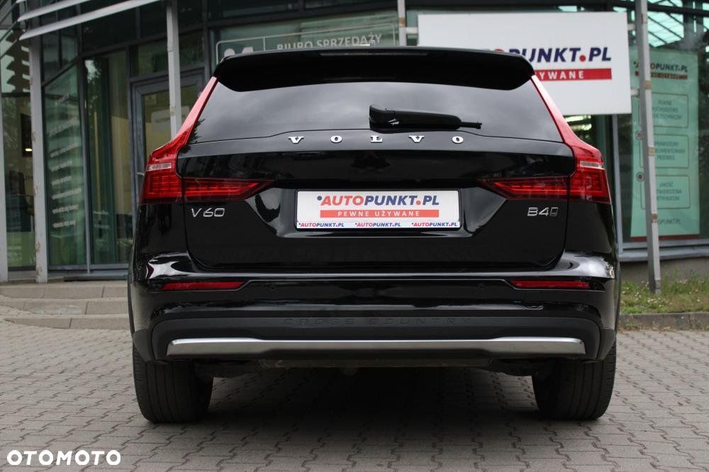 Volvo V60 Cross Country - 6