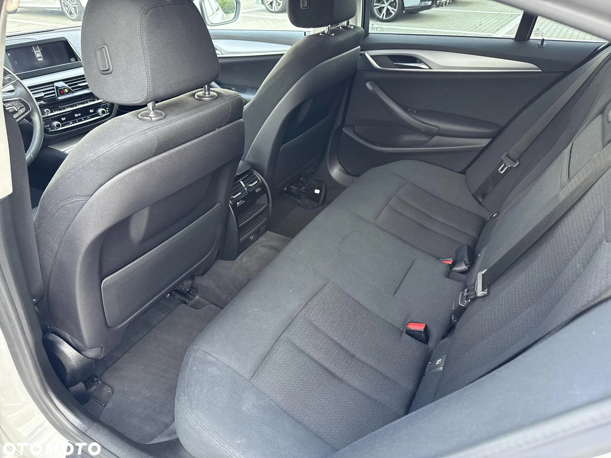 BMW Seria 5 518d Advantage - 25