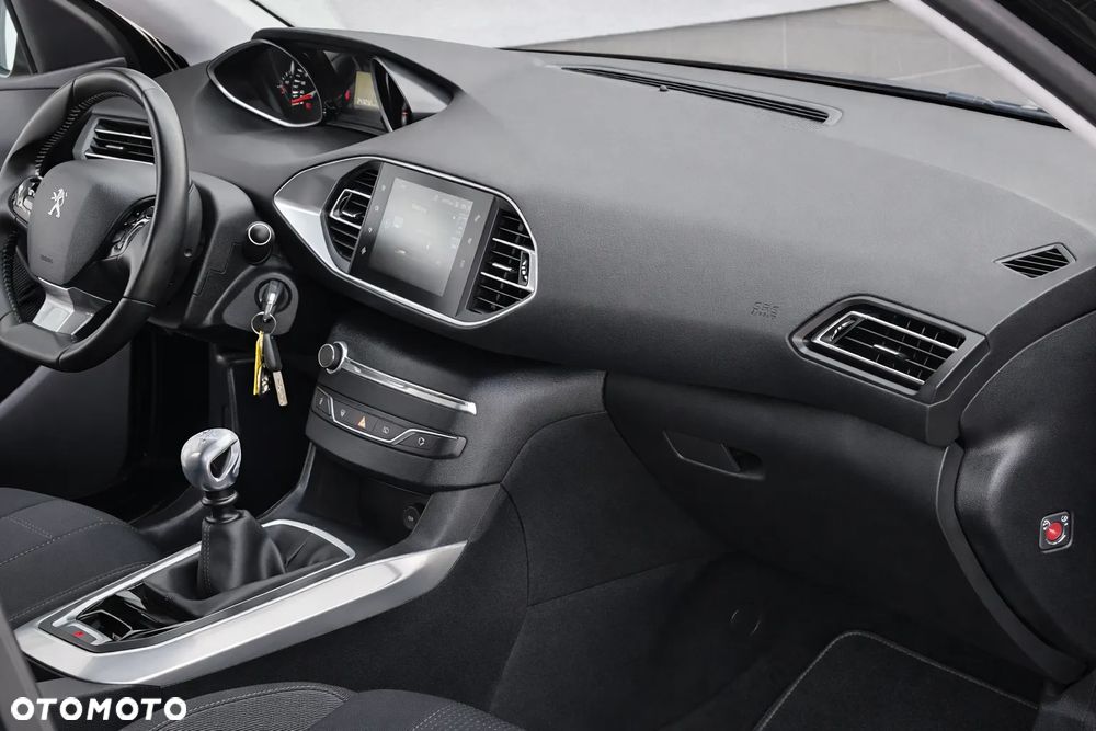 Peugeot 308 1.6 BlueHDi Allure S&S - 11