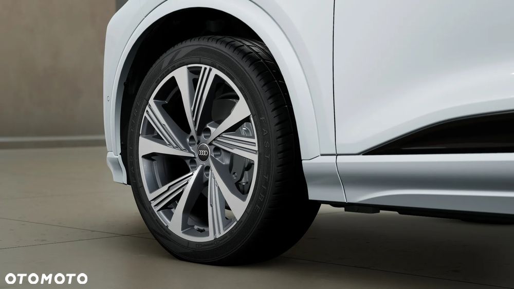 Audi Q6 e-tron - 7