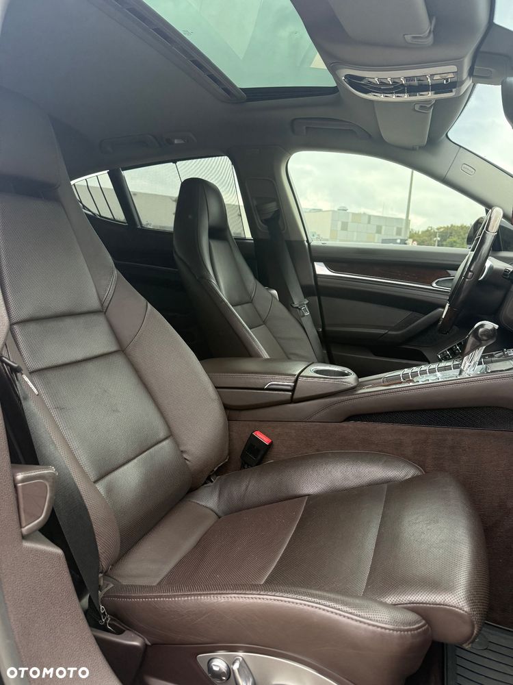 Porsche Panamera 4S - 31