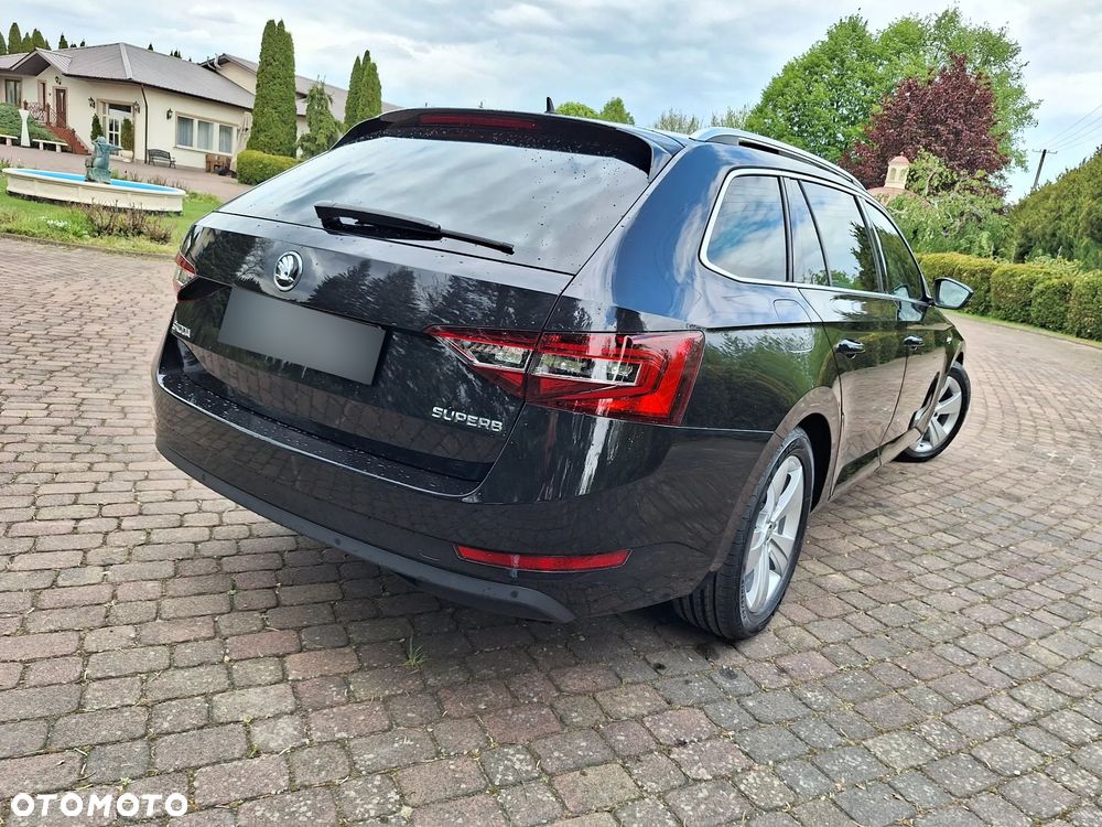 Skoda Superb 2.0 TDI DSG L&K - 36