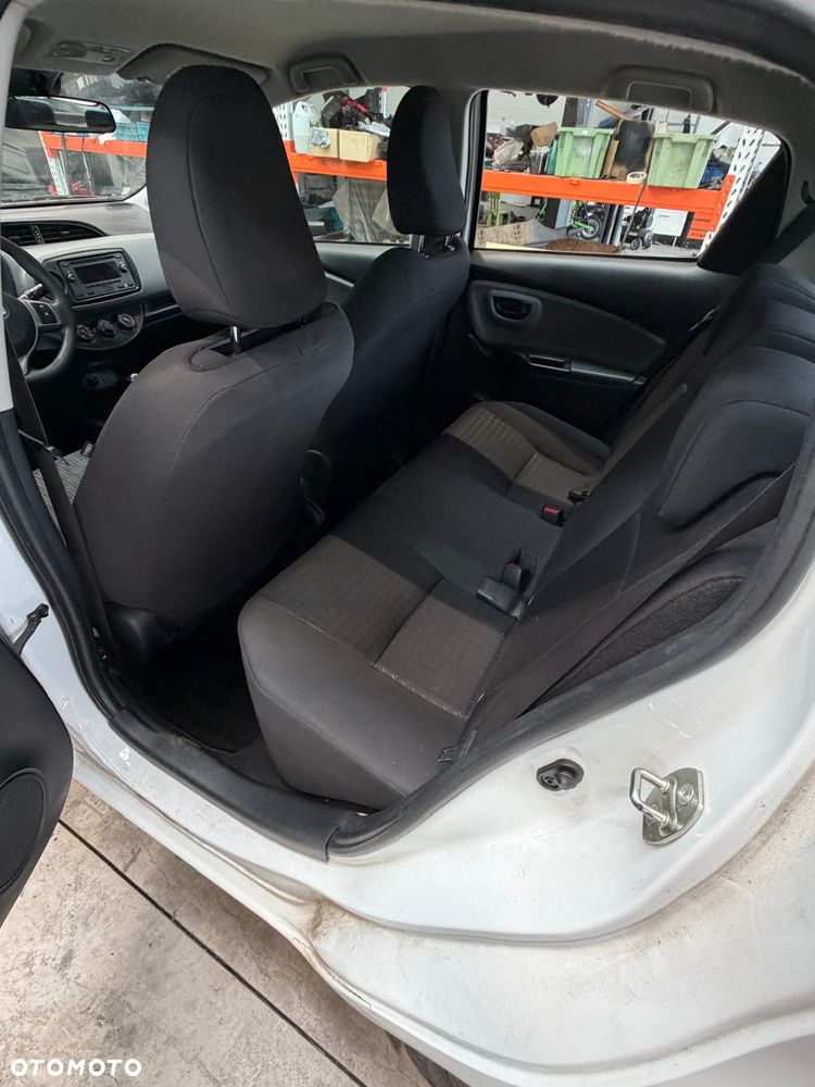 Toyota Yaris - 7