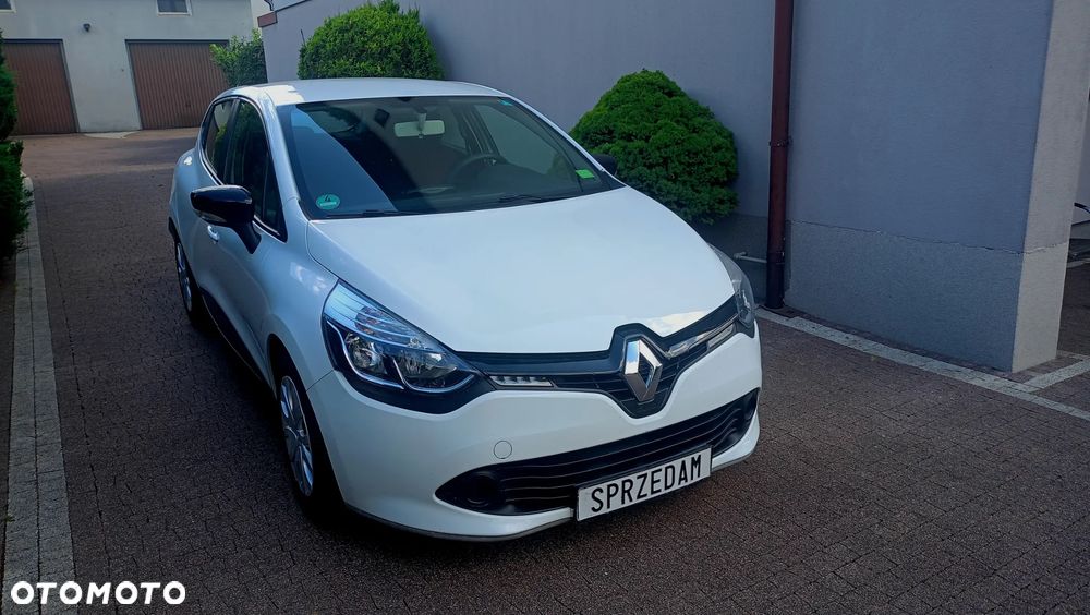 Renault Clio 1.2 16V 75 Life - 10