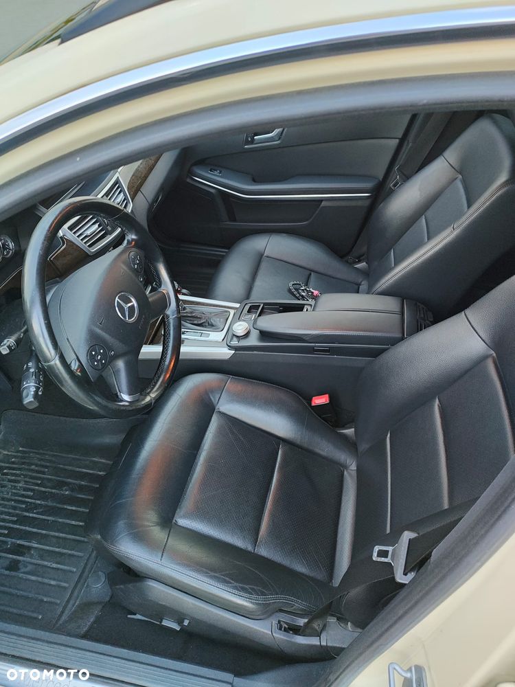 Mercedes-Benz Klasa E 200 CDI DPF BlueEFFICIENCY Automatik - 9